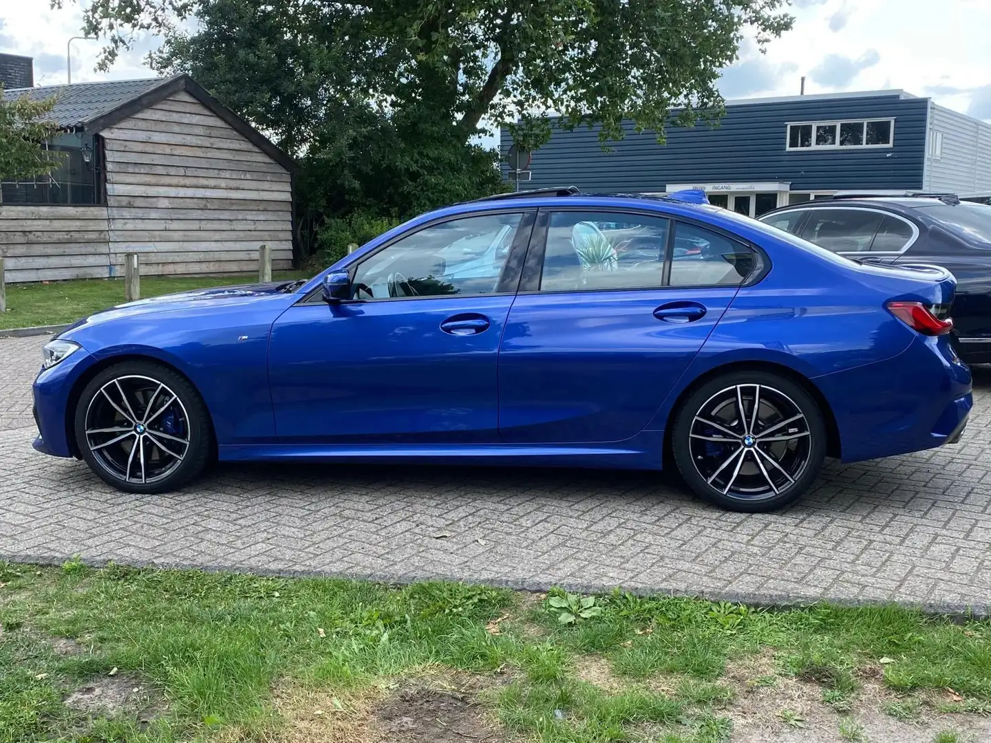 BMW 330 3-serie 330D Sedan 2019 M-Pakket NL Auto BTW Blauw Blauw - 2