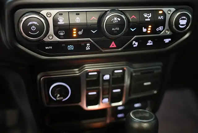 Jeep Wrangler view 24