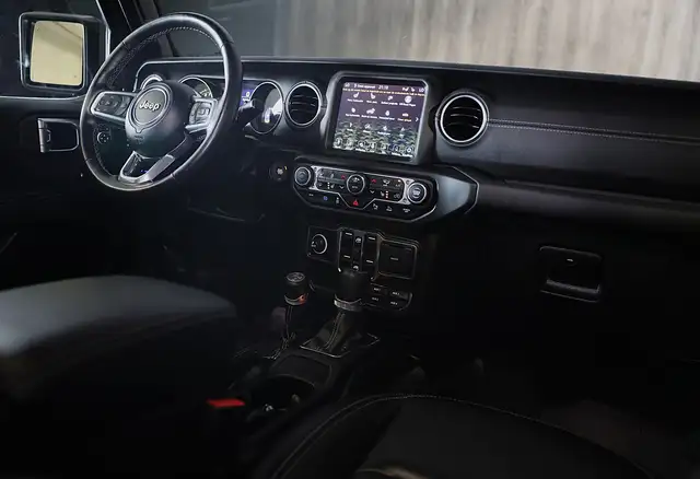Jeep Wrangler view 6