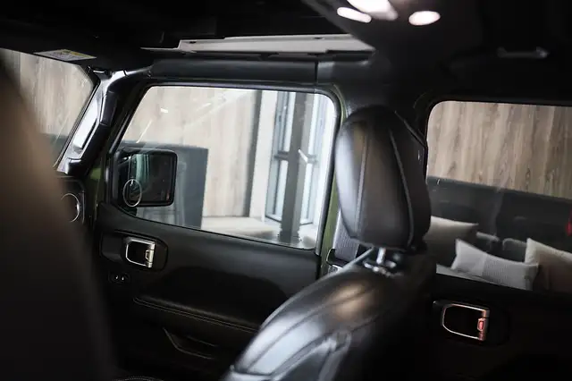 Jeep Wrangler view 27