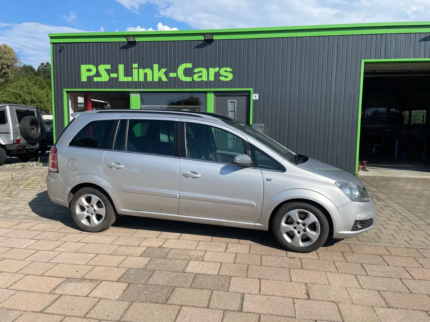 Opel Zafira B Cosmo * 1.9 CDTI * 7-Sitzer * Automatik Silber - 1