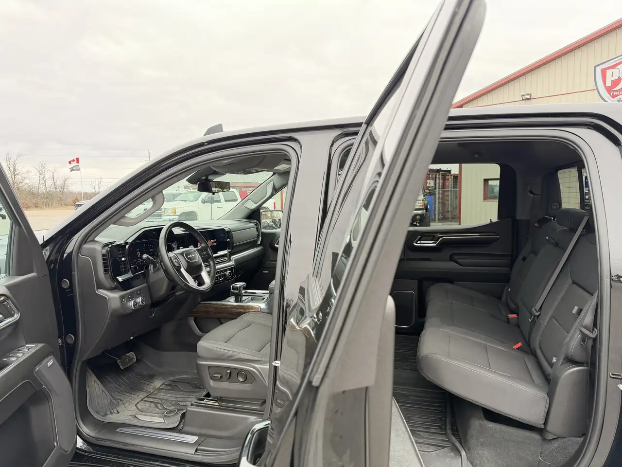 GMC Sierra 1500 снимка GMC Sierra 1500