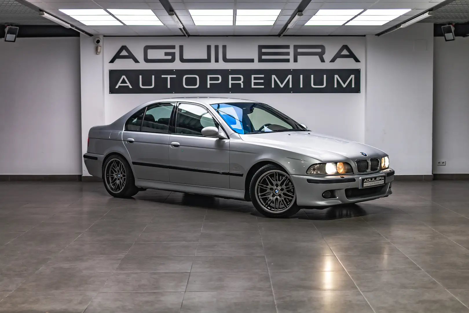 BMW M5 Gris - 1