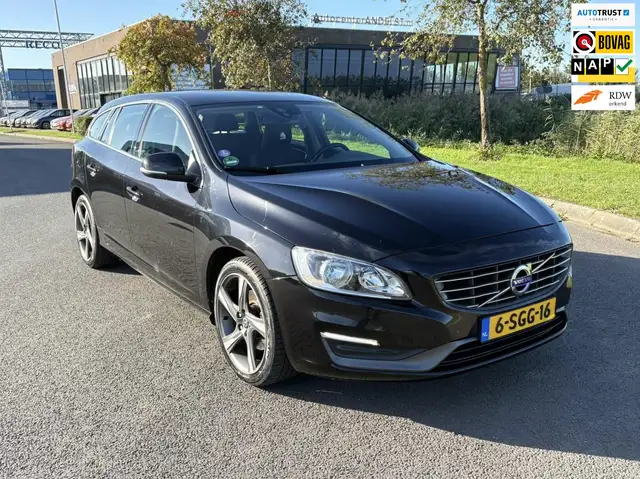 Volvo V60 1.6 T3 Momentum, Aut, Trekhaak, Navi, Pdc, Lmv, Cr
