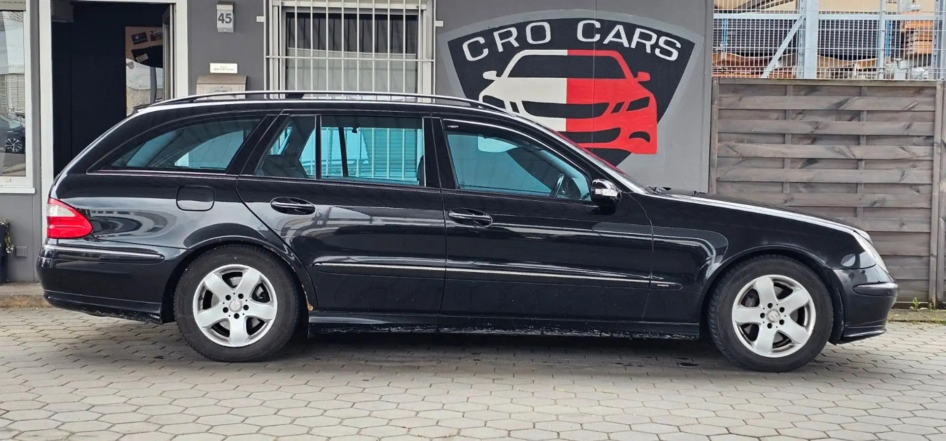 Mercedes-Benz E 320 E -Klasse T-Modell E 320 T CDI Noir - 2