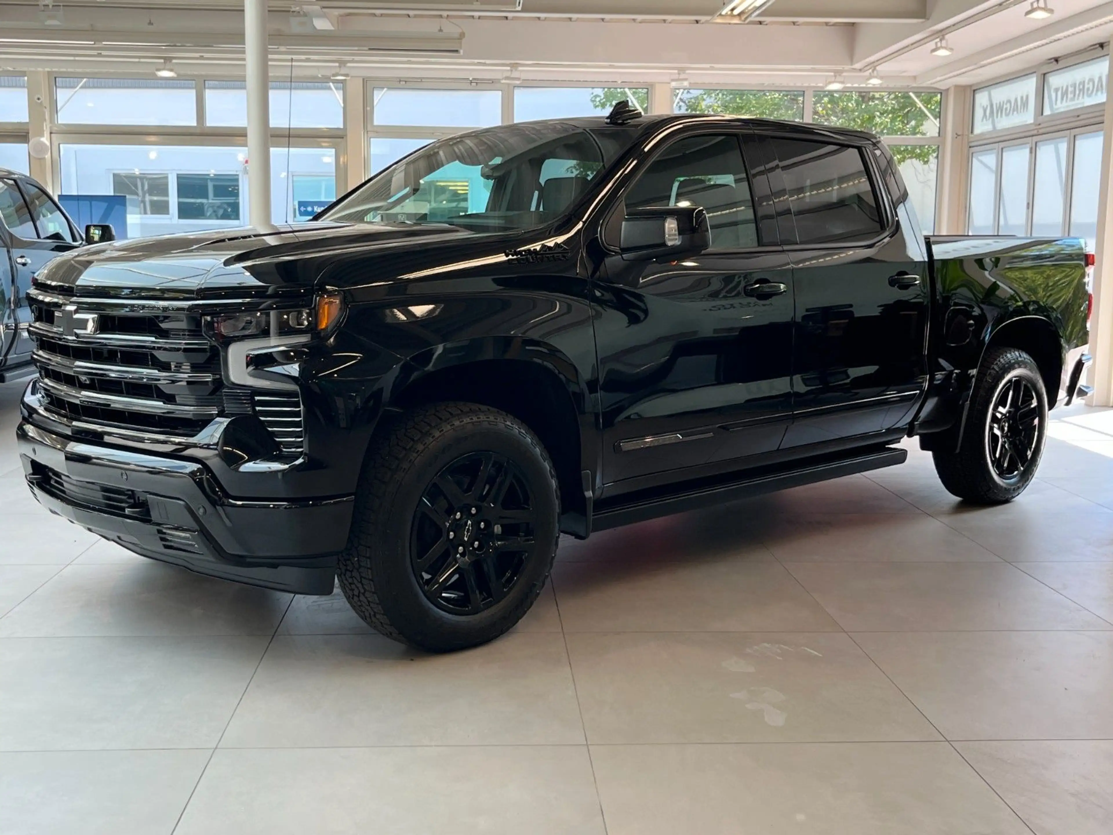 Chevrolet Silverado 6.2 V8 High Country Midnight*LPG*360° — photo 13