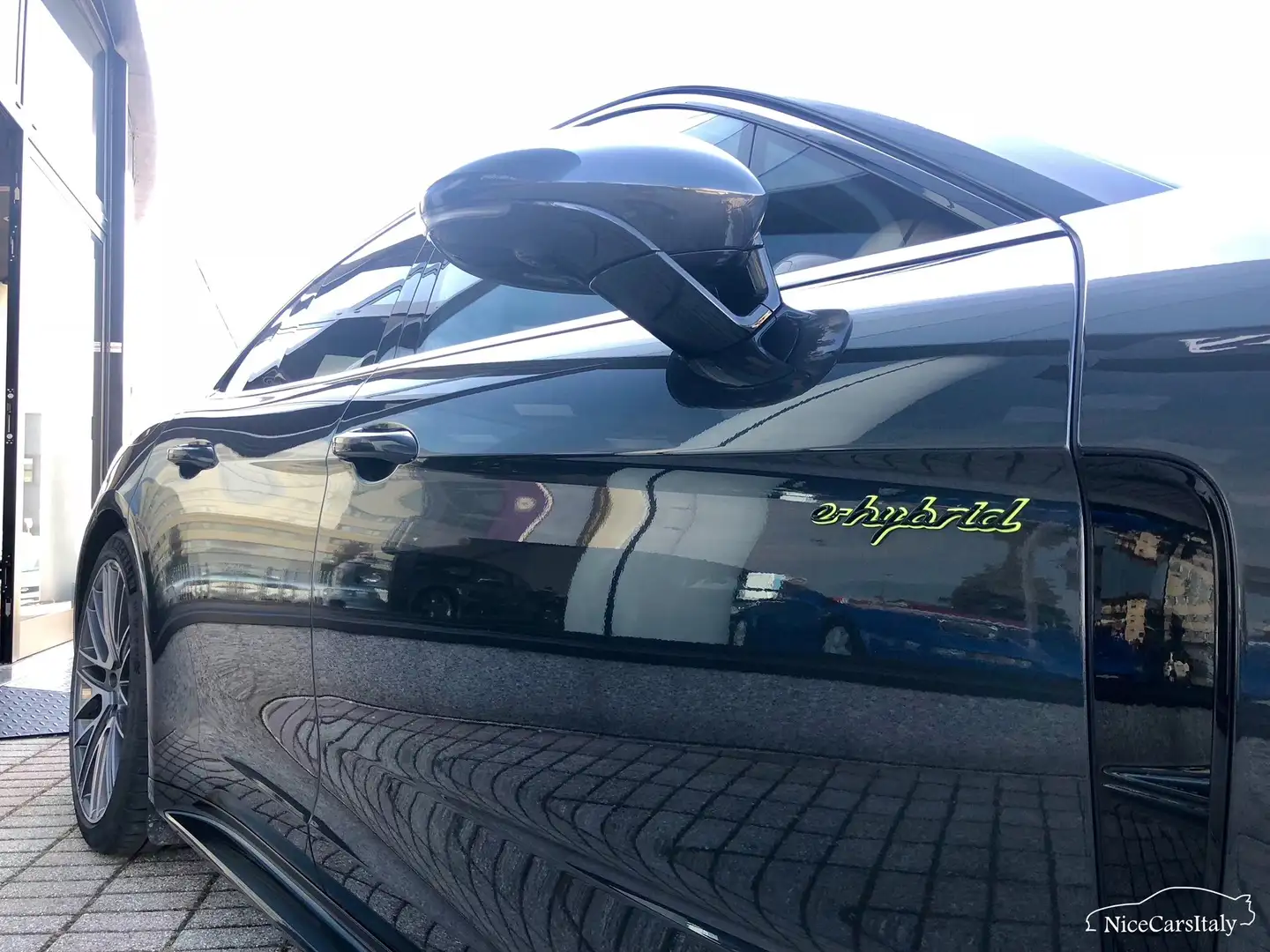 Porsche Panamera UNIPRO! Panamera Sport Turismo 2.9 4 e-hybrid auto Schwarz - 2