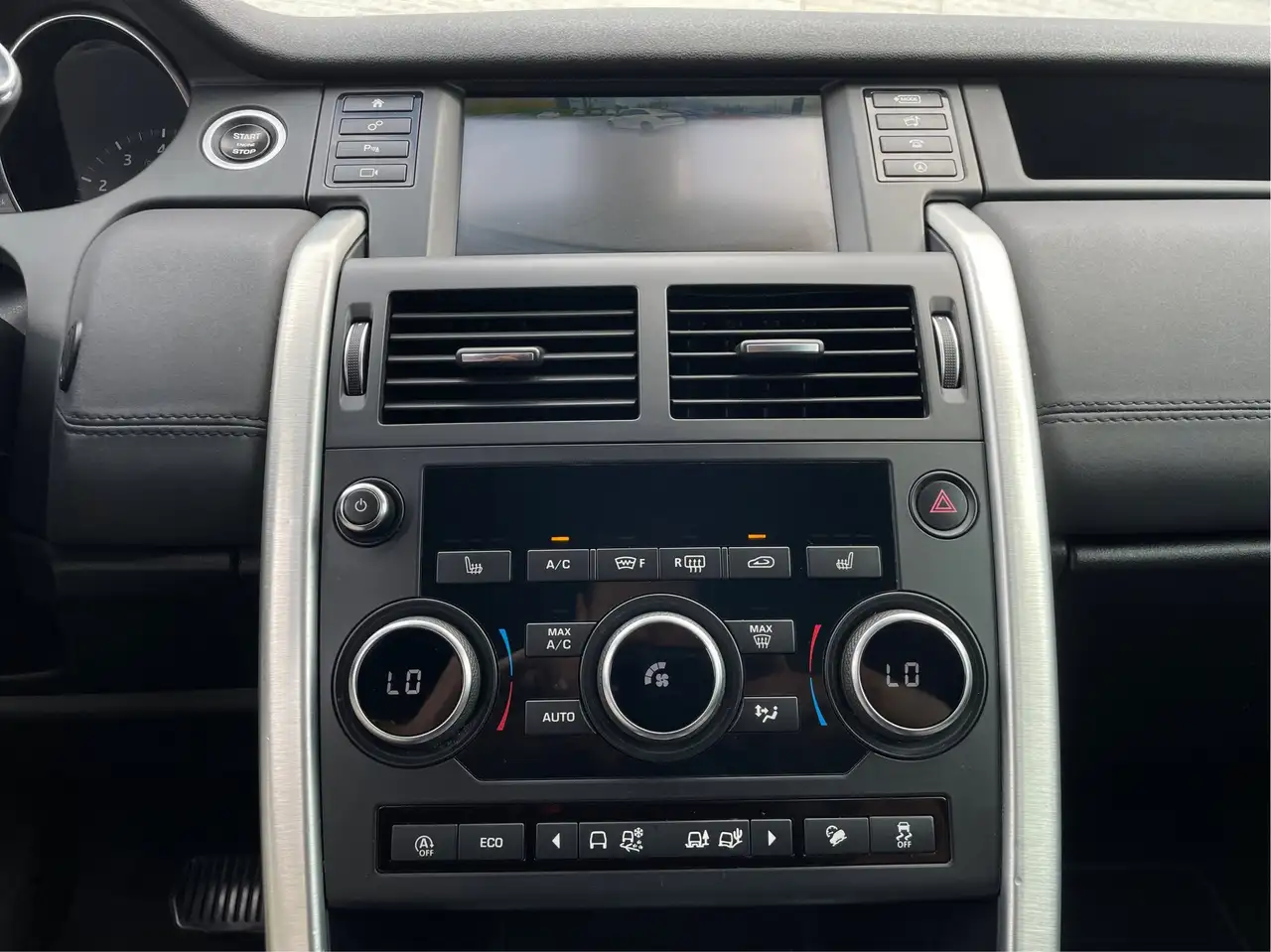 Land Rover Discovery Sport снимка Land Rover Discovery Sport