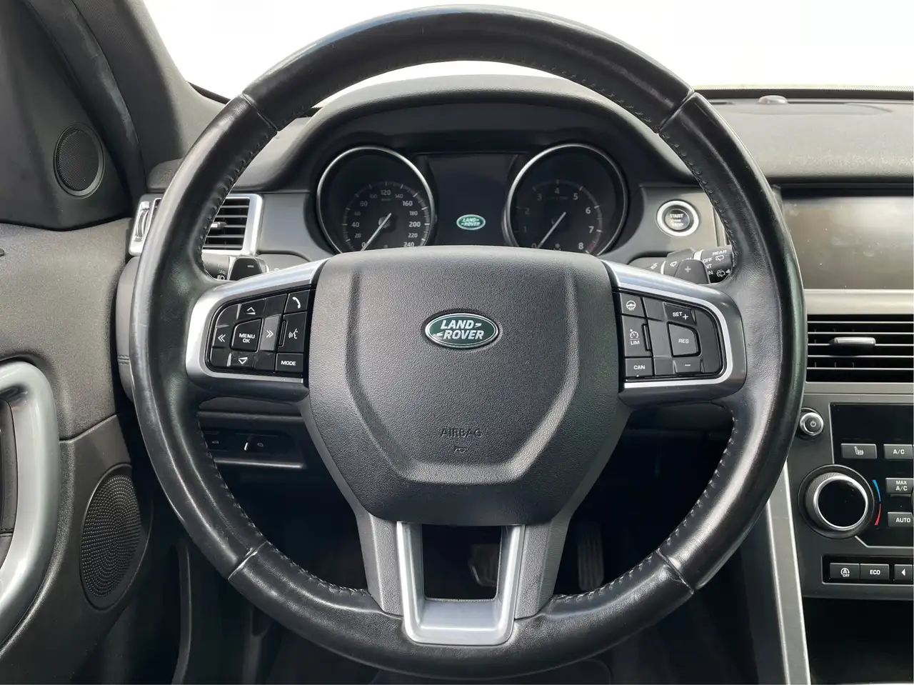 Land Rover Discovery Sport снимка Land Rover Discovery Sport