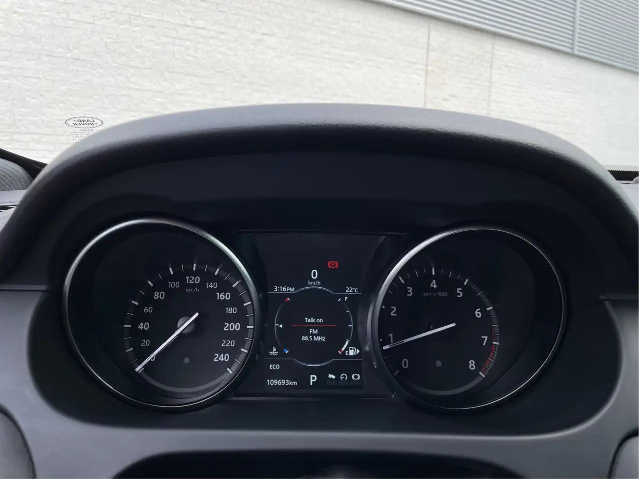Land Rover Discovery Sport снимка Land Rover Discovery Sport
