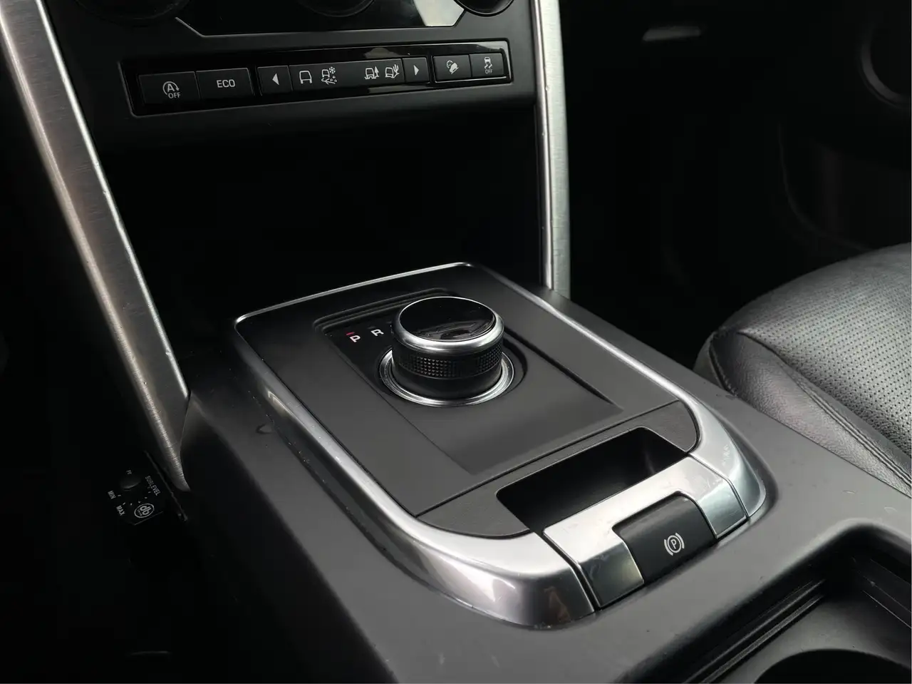 Land Rover Discovery Sport снимка Land Rover Discovery Sport