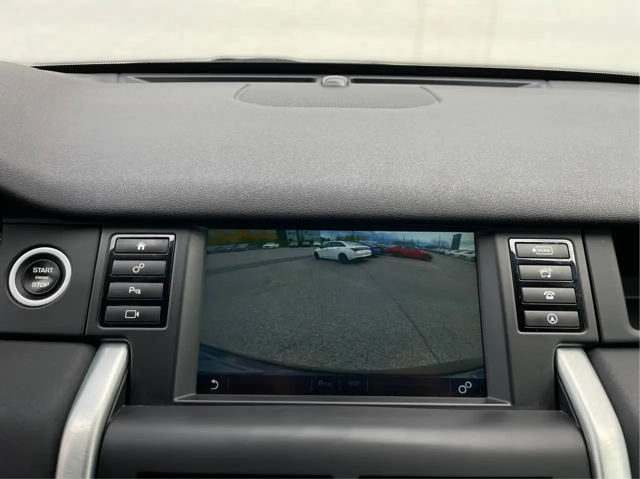 Land Rover Discovery Sport снимка Land Rover Discovery Sport