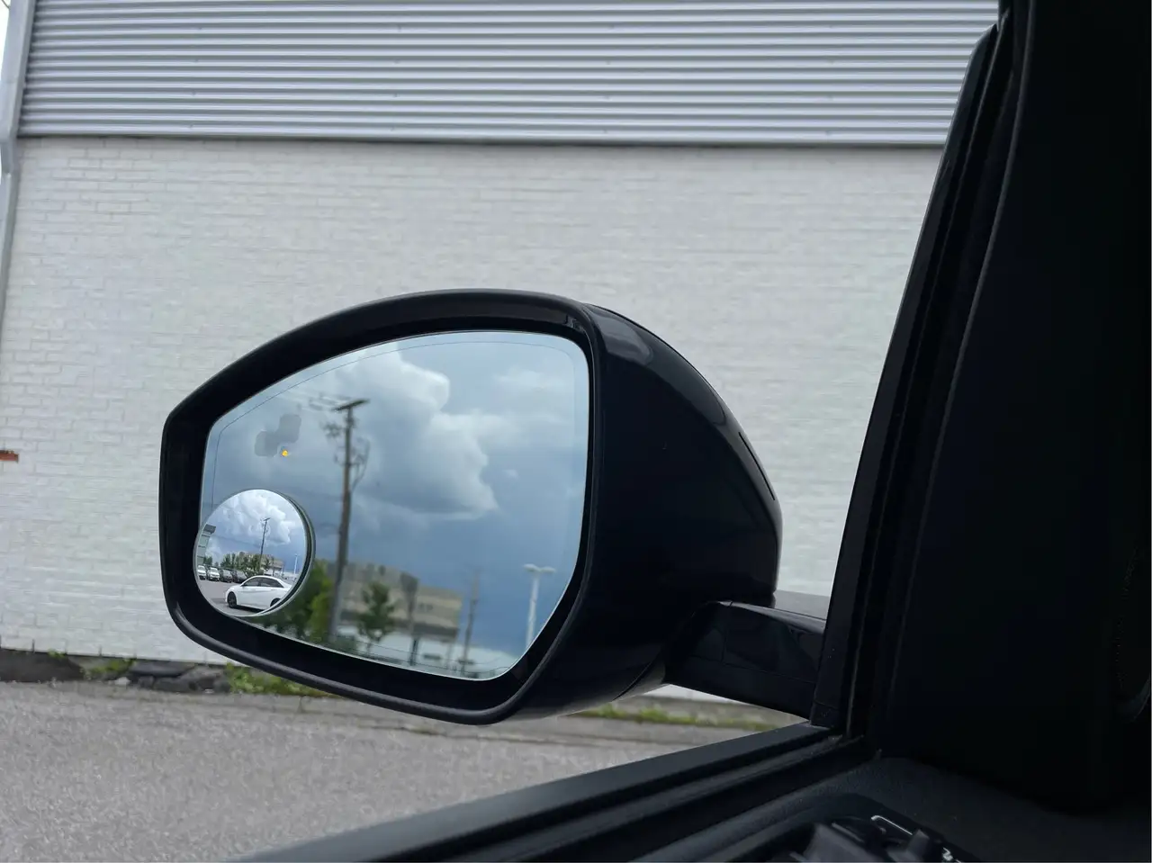 Land Rover Discovery Sport снимка Land Rover Discovery Sport