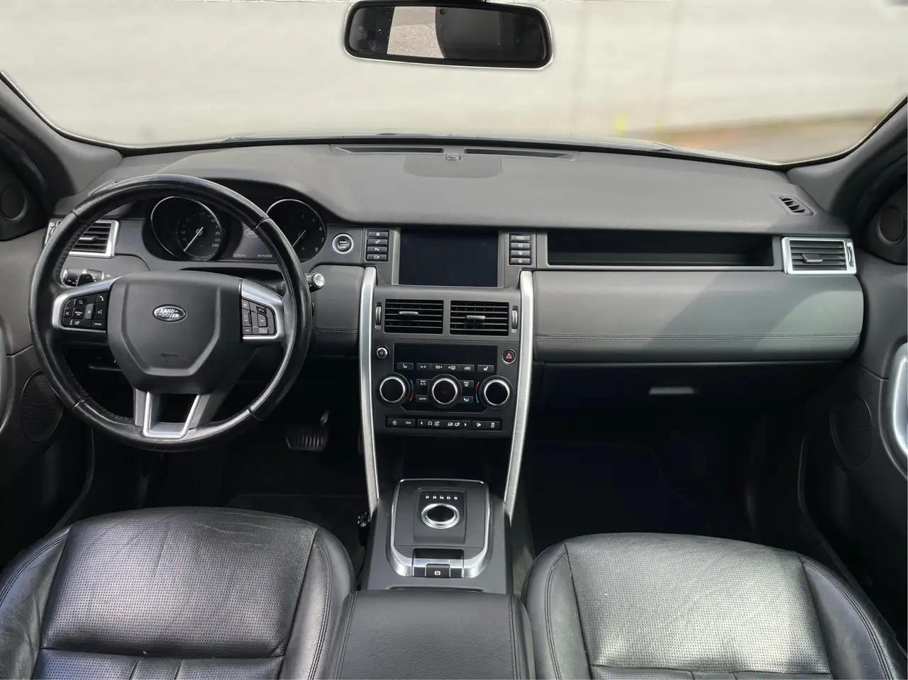 Land Rover Discovery Sport снимка Land Rover Discovery Sport
