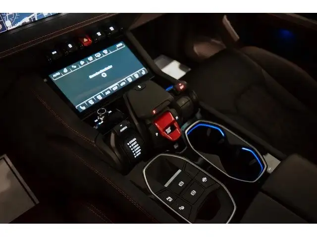Lamborghini Urus view 14