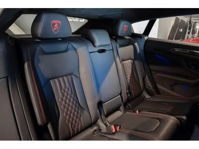 Lamborghini Urus view 12