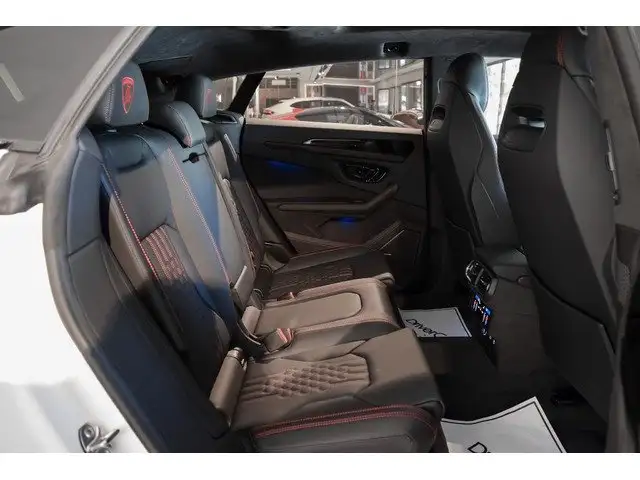 Lamborghini Urus view 10
