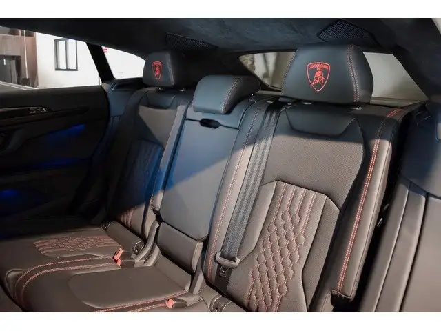 Lamborghini Urus view 11
