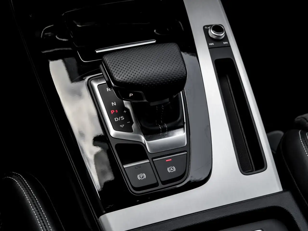 Audi Q5 S line 50 TFSI e qu Nav+ Matrix B&O Pano AHK To... 10