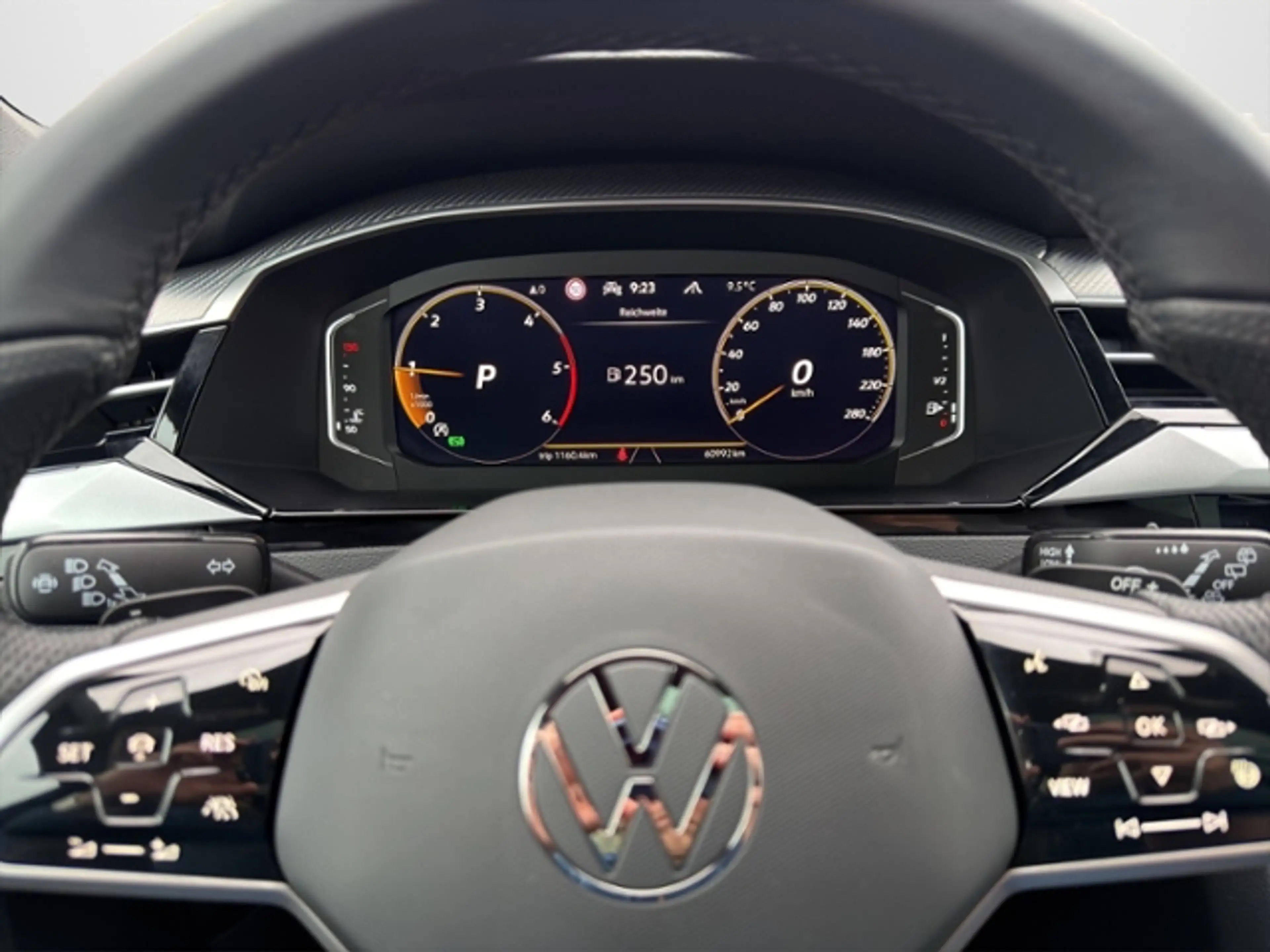 Volkswagen Arteon Shooting Brake 2.0TDI 4M R-Line LED/AHK/Pano/StHz — photo 10