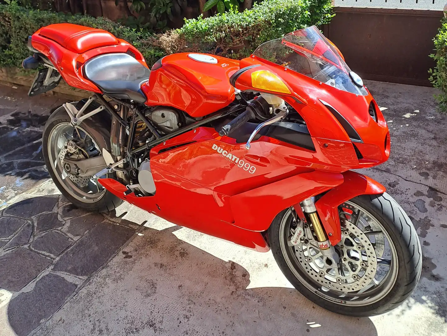 Ducati 999 Czerwony - 1