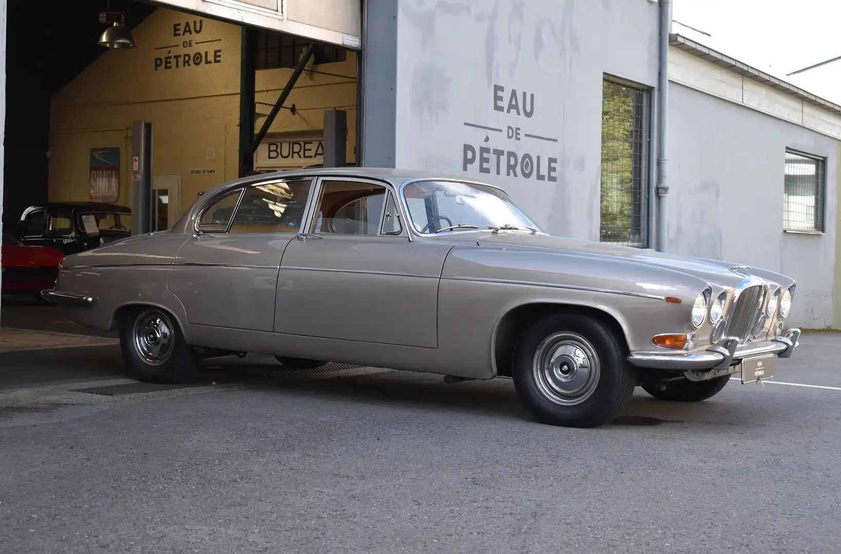 Jaguar 420 G Plateado - 1