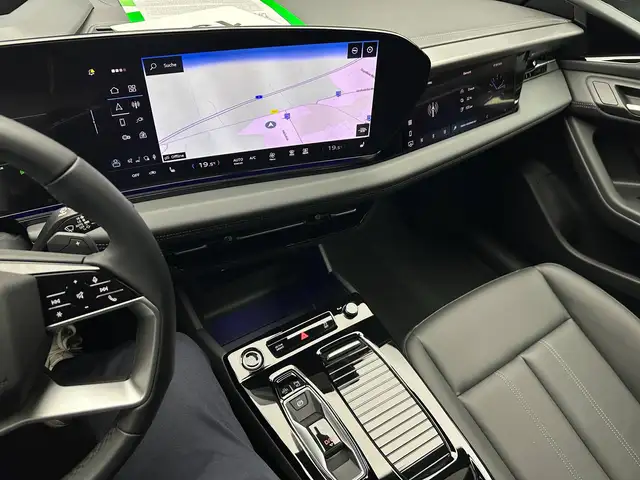 Audi E-Tron view 21