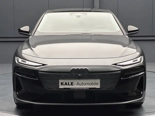 Audi E-Tron view 8