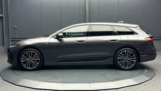 Audi E-Tron view 2