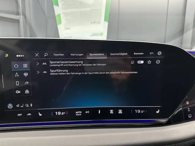 Audi E-Tron view 24