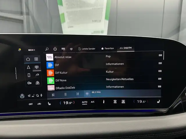 Audi E-Tron view 30