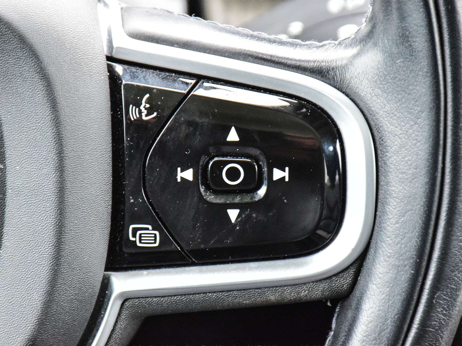 2022 Volvo XC90 T6 AWD Inscription 7-Seater thumb 21
