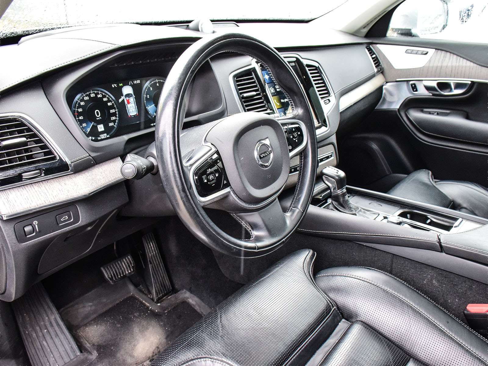 2022 Volvo XC90 T6 AWD Inscription 7-Seater thumb 11