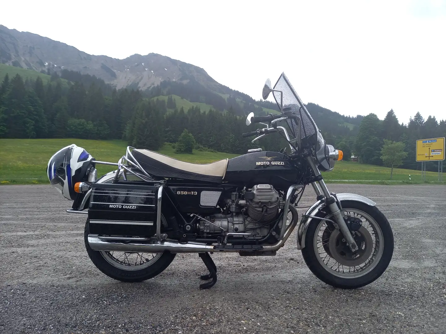 Moto Guzzi California 850 T3 Schwarz - 2