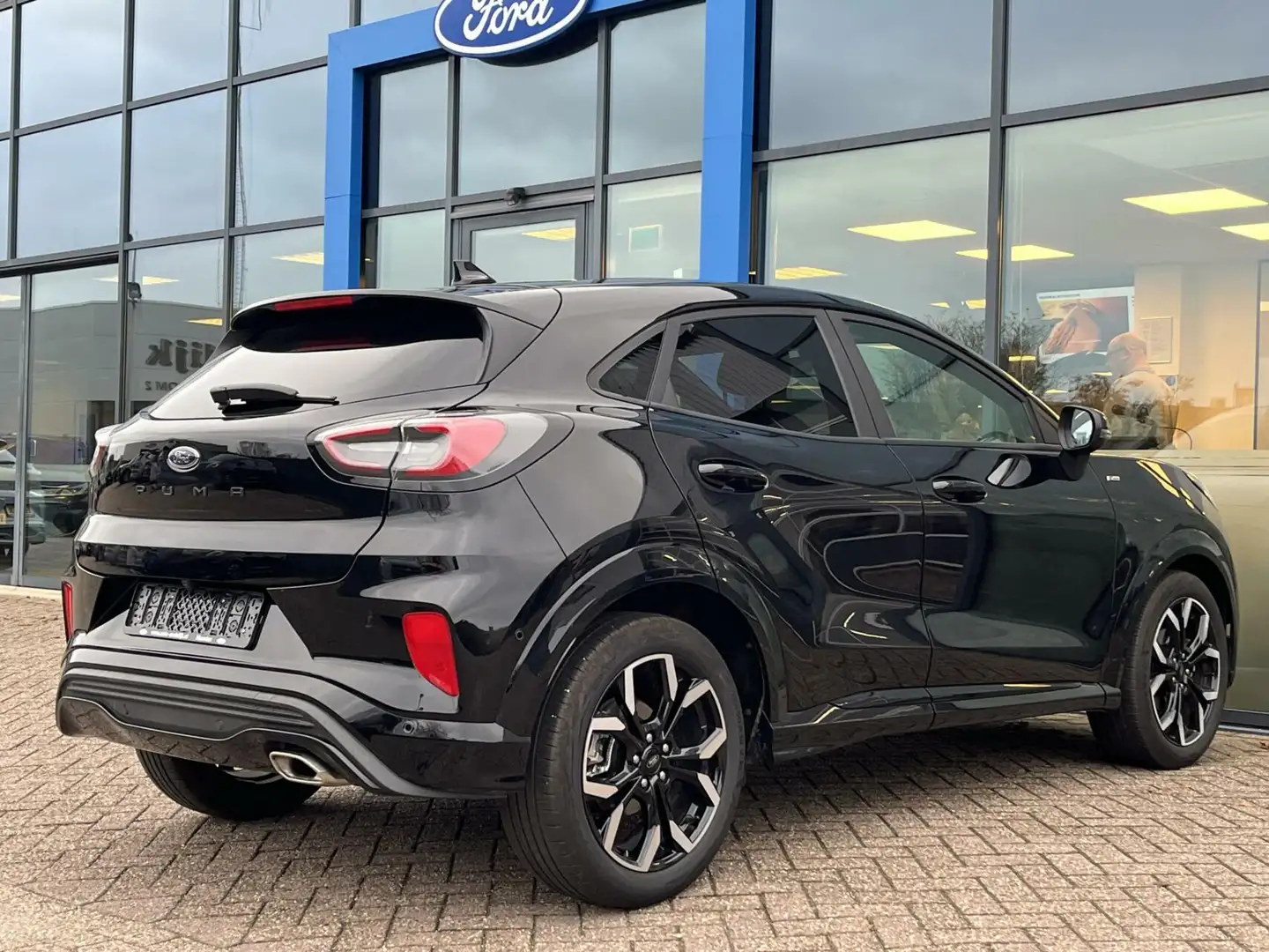 Ford Puma 1.0 EcoBoost Hybrid ST-Line X 155PK Winterpack Cam Schwarz - 2
