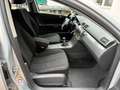 Volkswagen Passat Variant 1.9TDI Trendl. *AHK*SHZ*KLIMAAUT* Argent - thumbnail 9