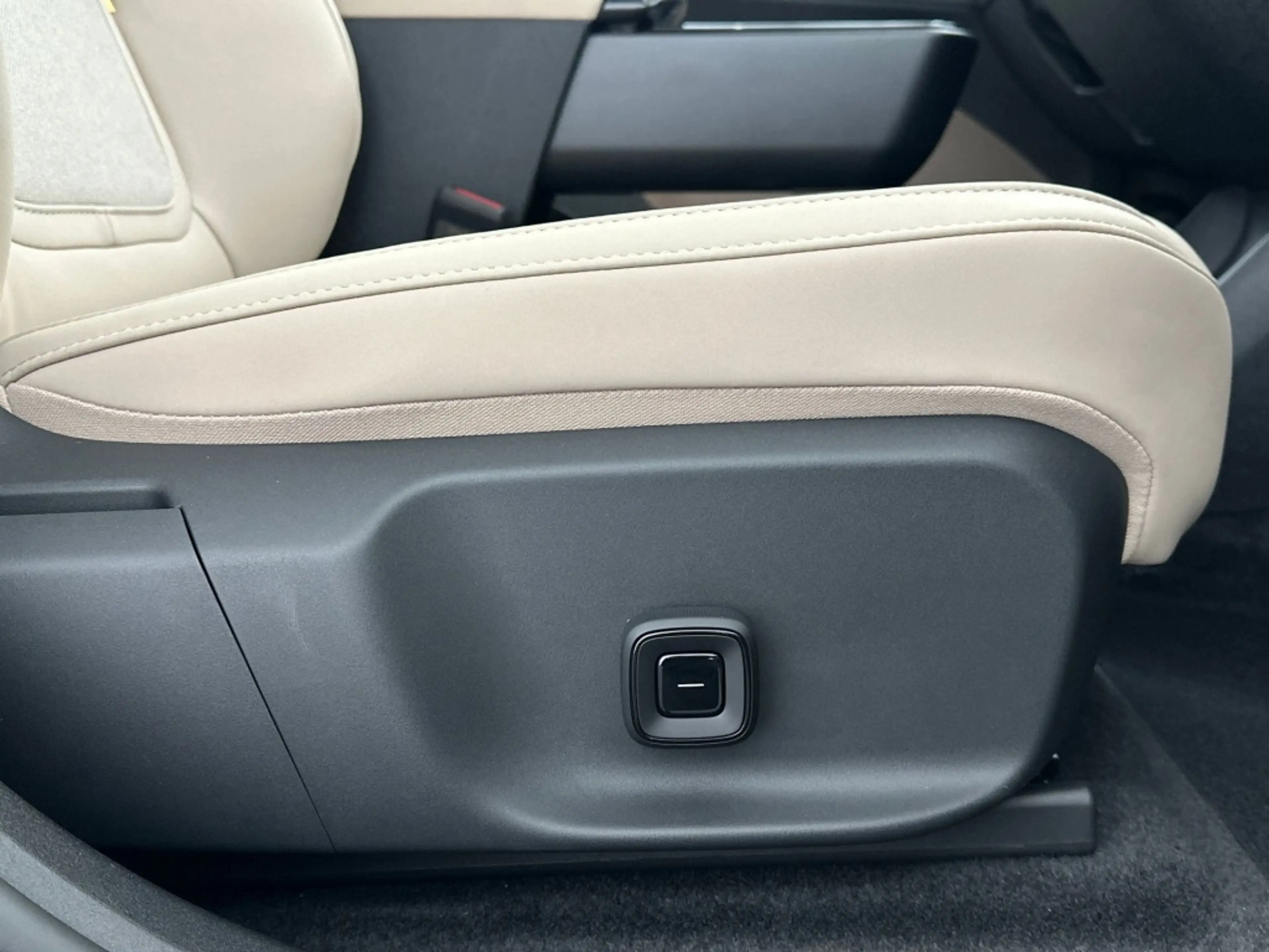Volvo EX30 P3 Long Range Plus Europa — photo 38