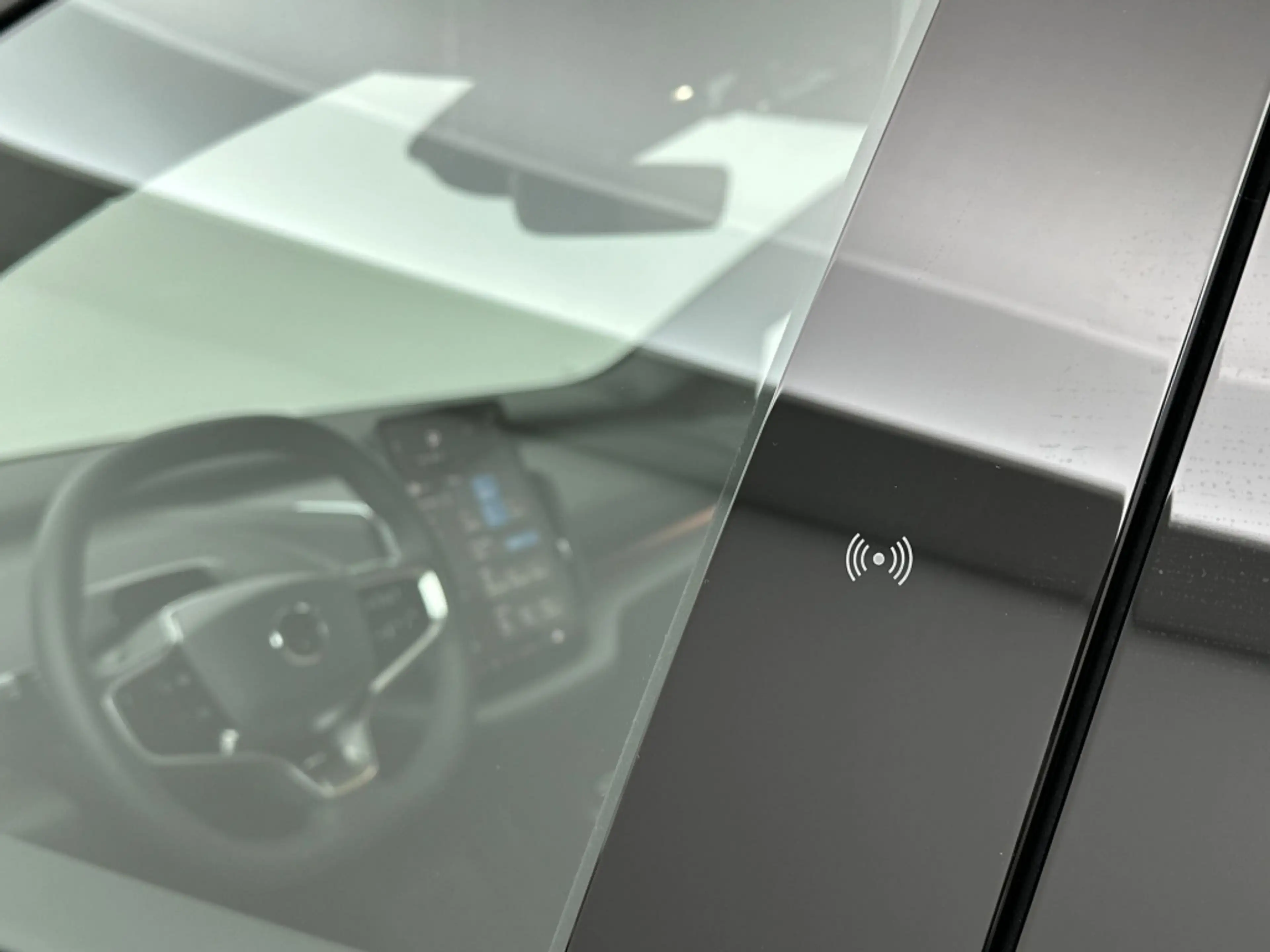 Volvo EX30 P3 Long Range Plus Europa — photo 30