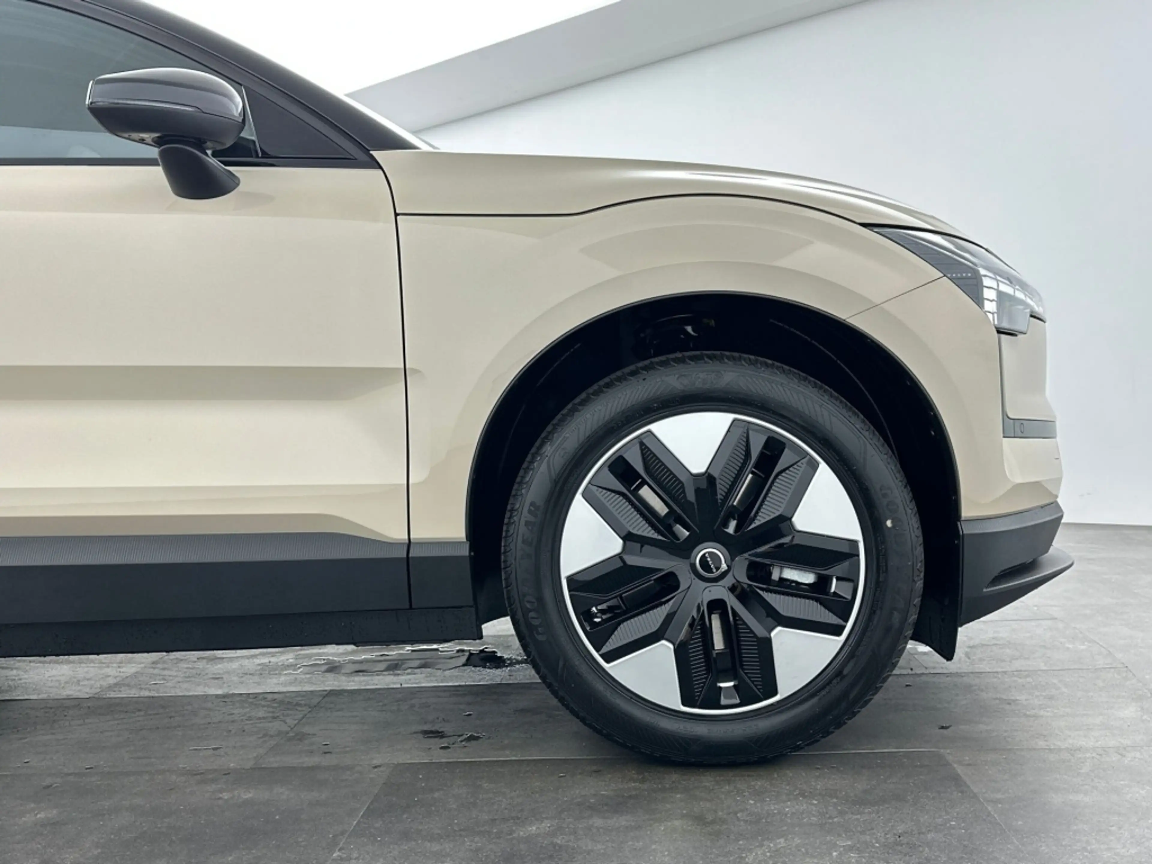Volvo EX30 P3 Long Range Plus Europa — photo 39