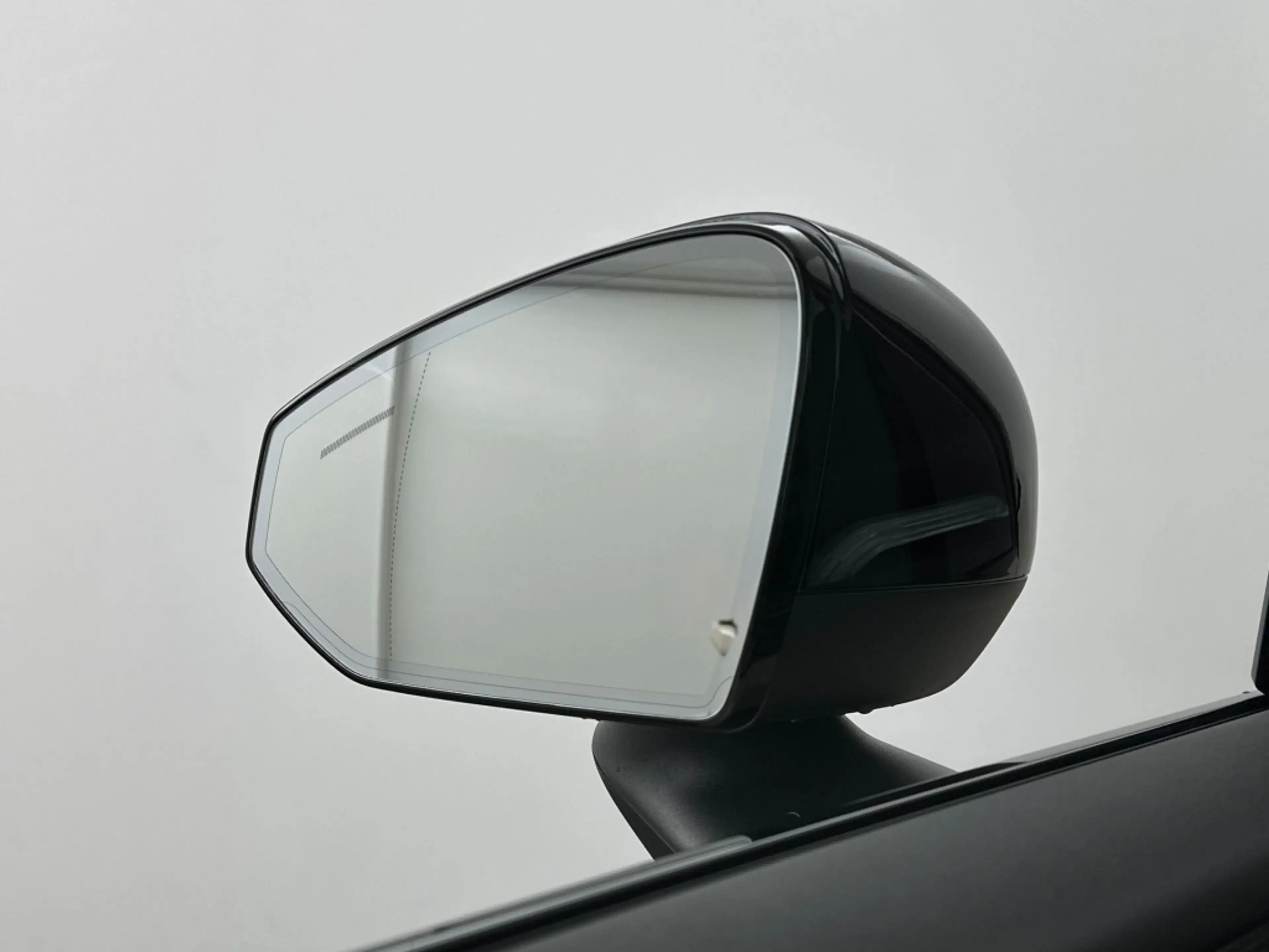 Volvo EX30 P3 Long Range Plus Europa — photo 23