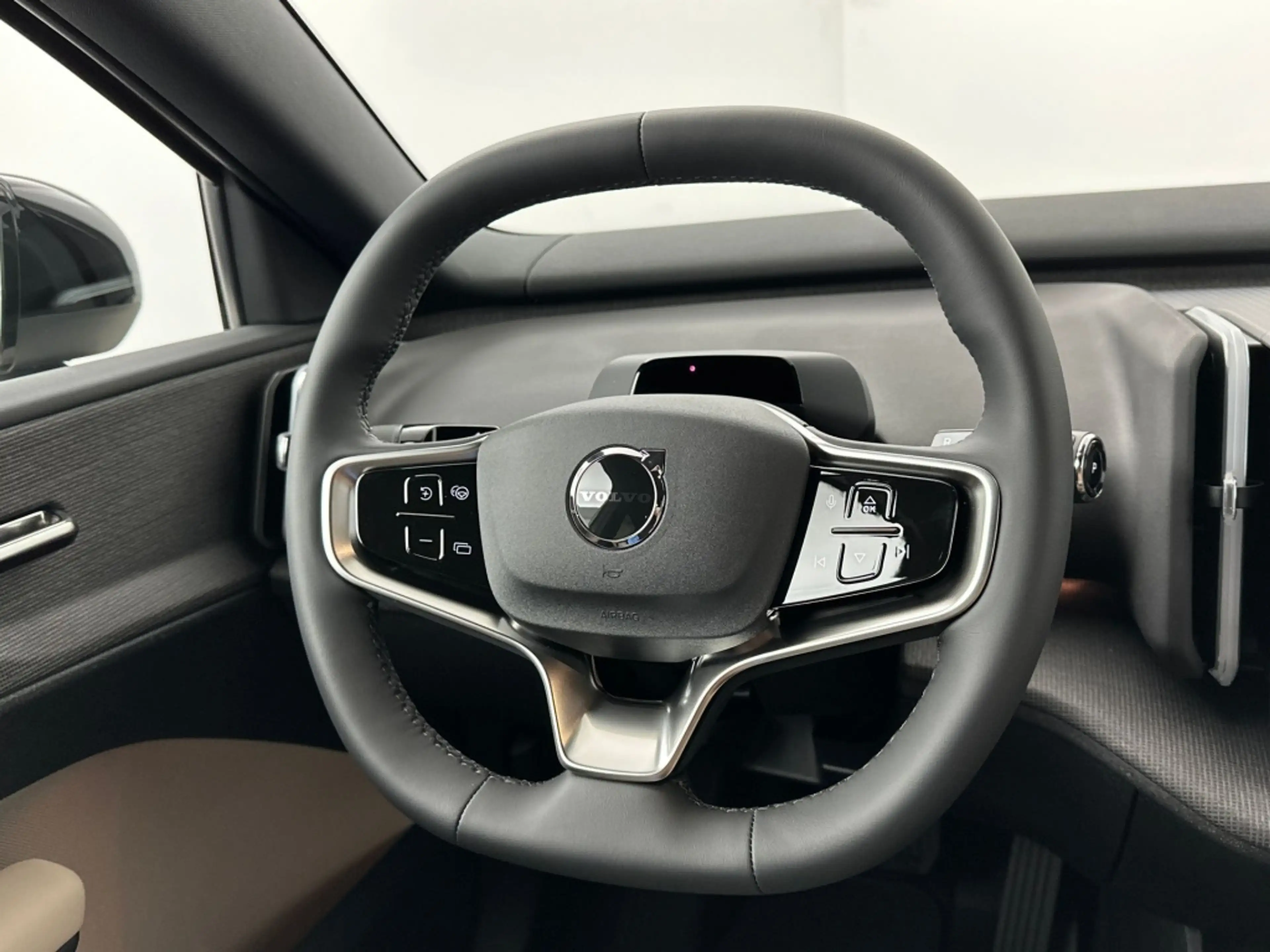 Volvo EX30 P3 Long Range Plus Europa — photo 13