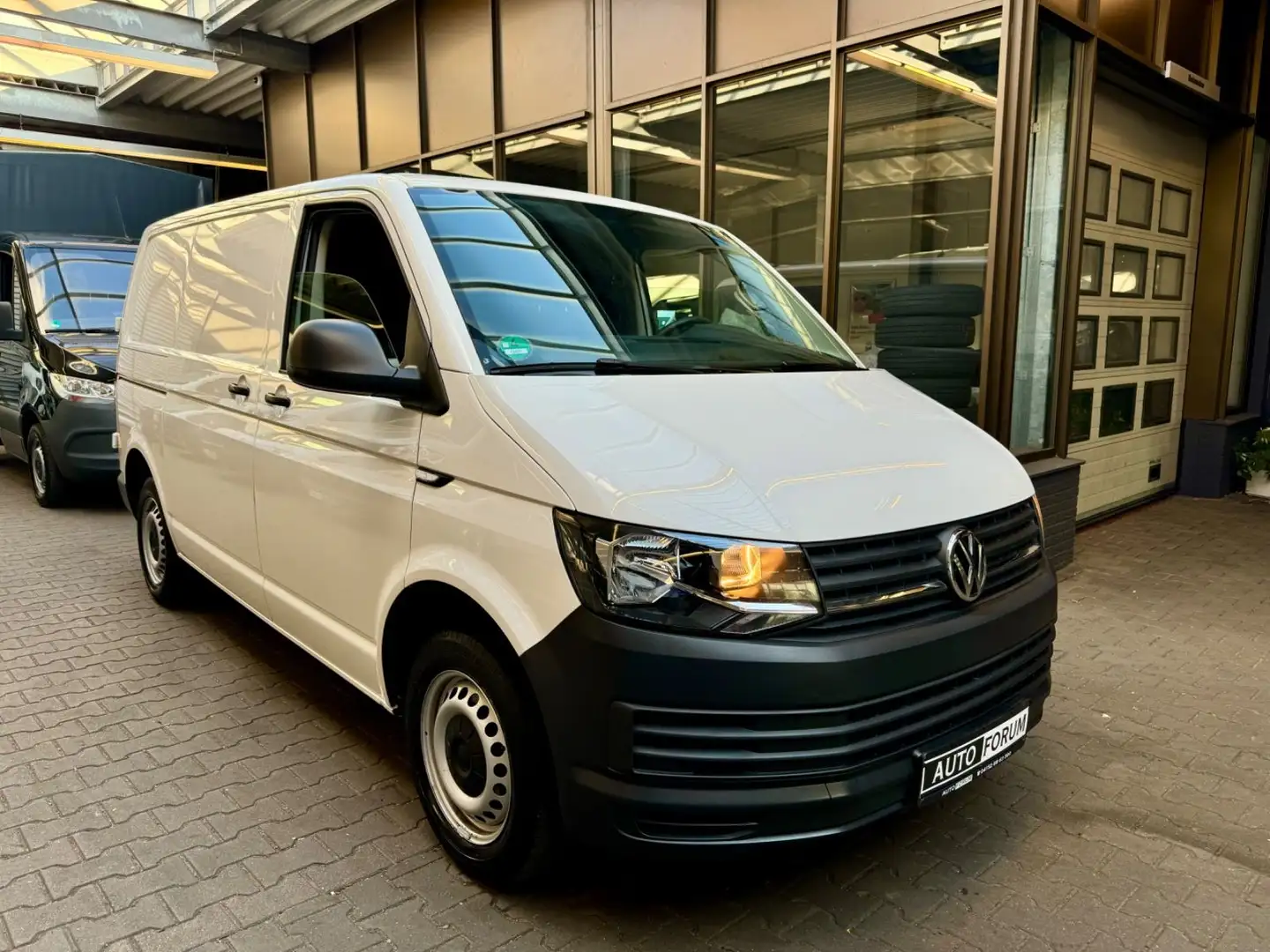 Volkswagen T6 Transporter 2.0 TDI AUT NAVI AHK KLIMA PDC Blanc - 2