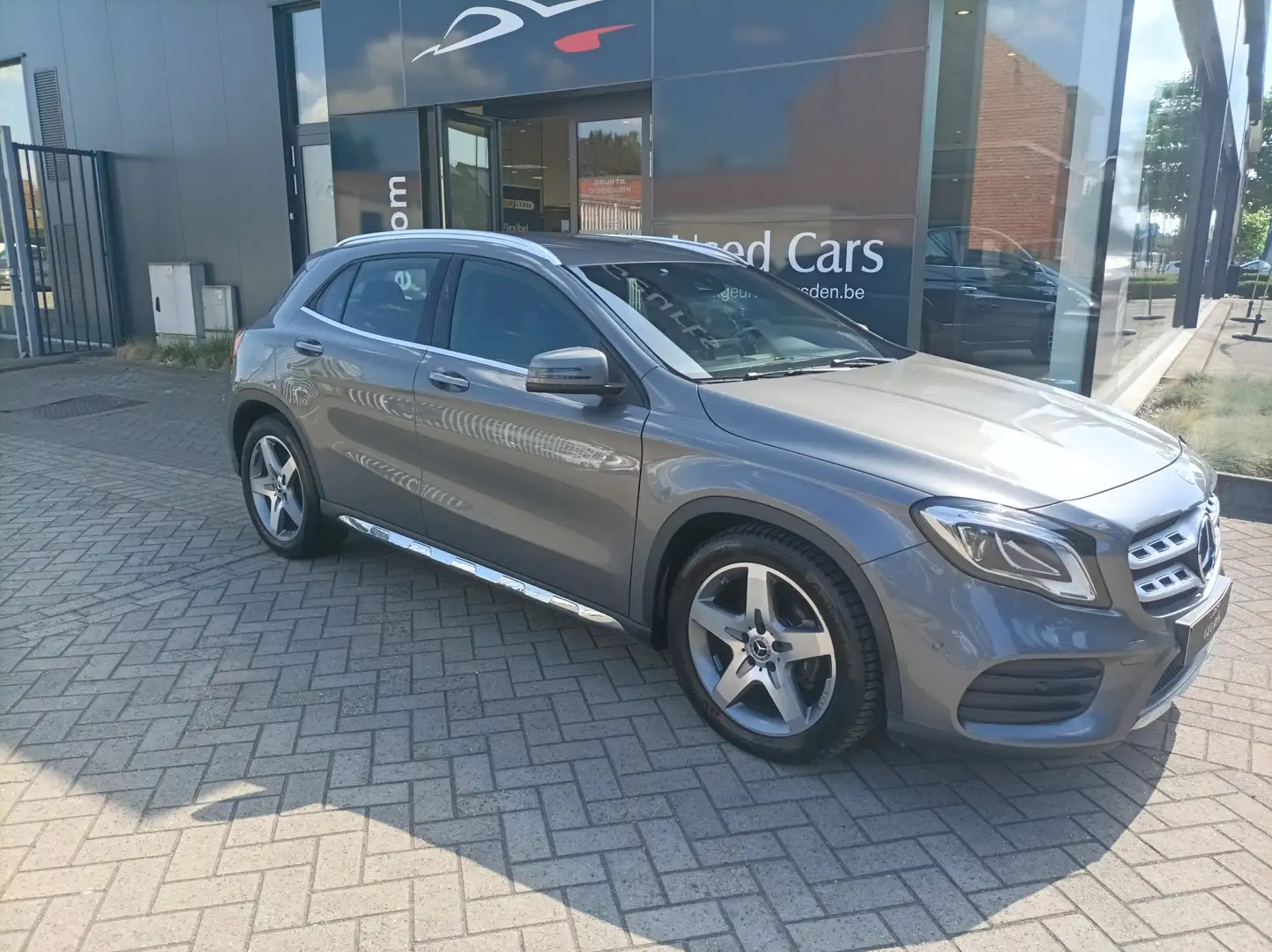 Mercedes-Benz GLA 180 GLA 180 7G-DCT AMG Line Gris - 2