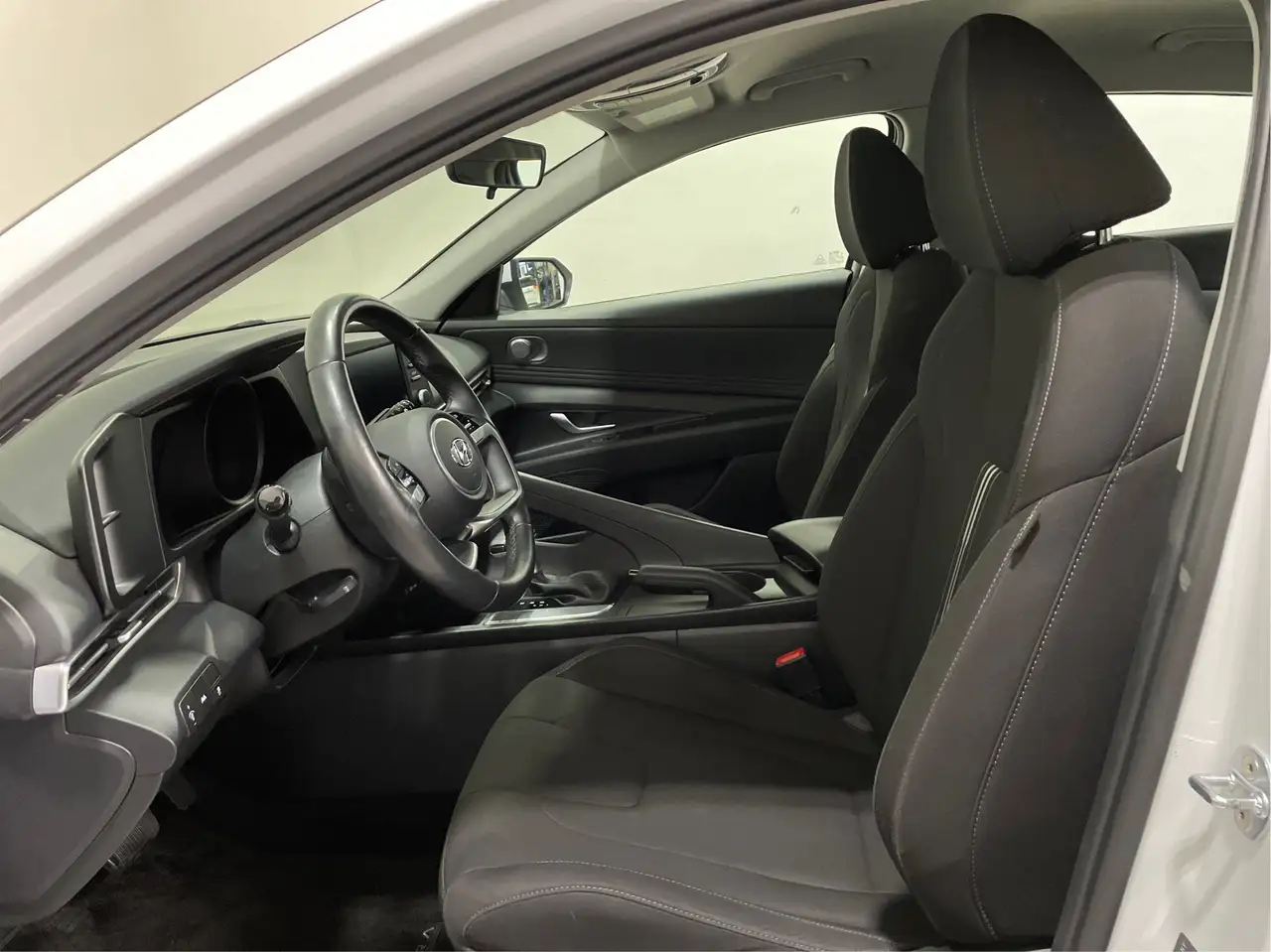 Hyundai ELANTRA снимка Hyundai ELANTRA