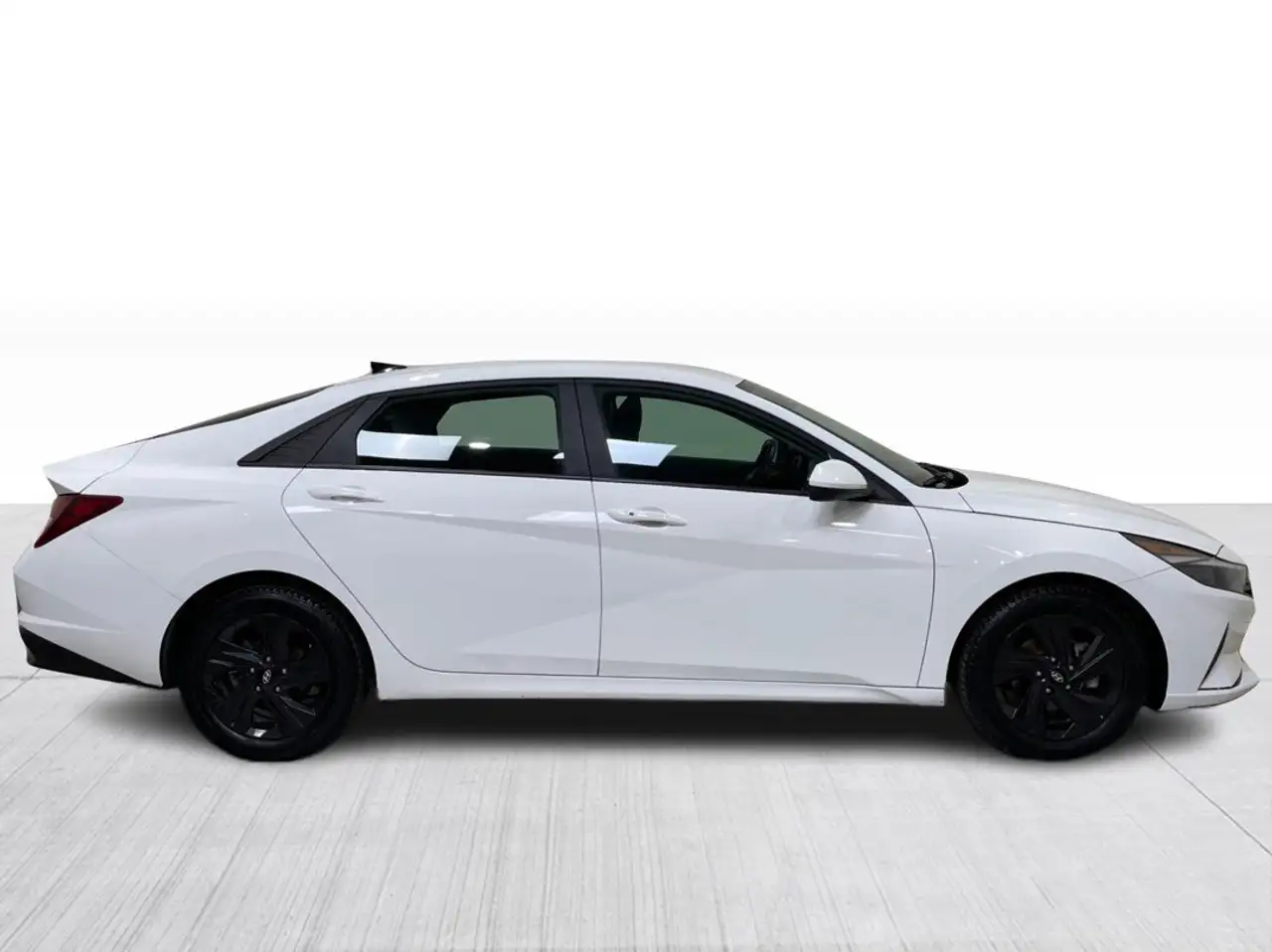 Hyundai ELANTRA снимка Hyundai ELANTRA