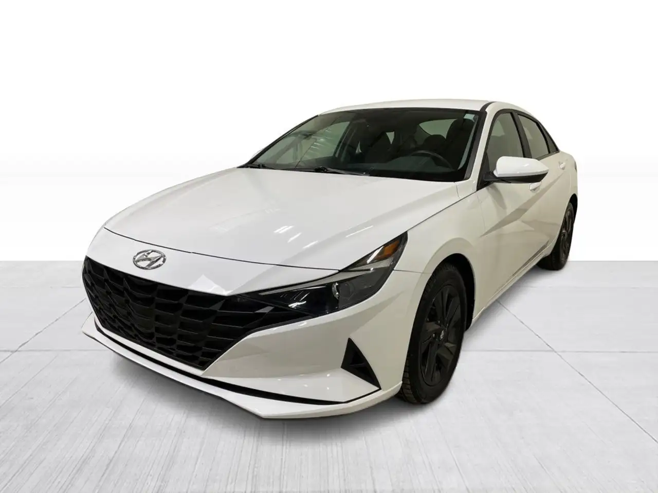 Hyundai ELANTRA снимка Hyundai ELANTRA