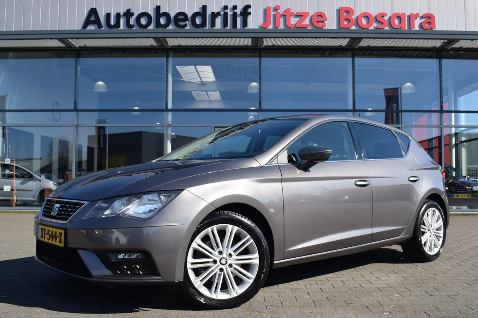 SEAT Leon 1.4 TSi Xcellence ECC | Carplay | Half Leder | Spo Grijs - 1