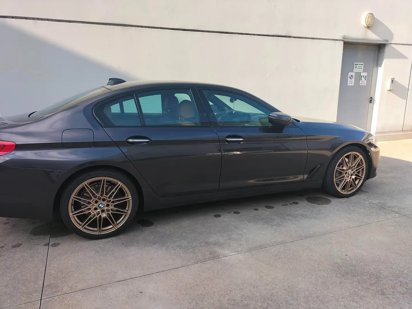 BMW 530 5 G30 2017 Berlina530d xdrive Sport 249cv auto Nero - 2