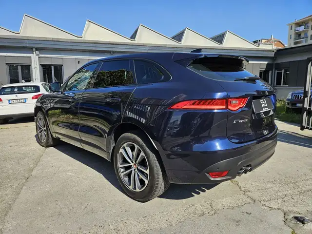 Jaguar F-Pace view 6
