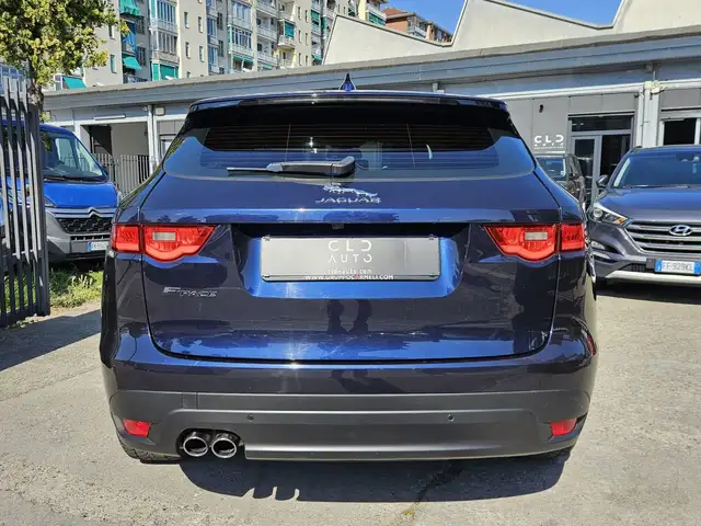 Jaguar F-Pace view 5